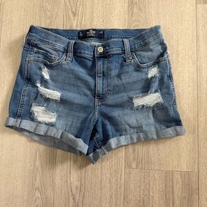 Hollister Mid-Rise Short 3” Distressed Soft Stretch Shorts